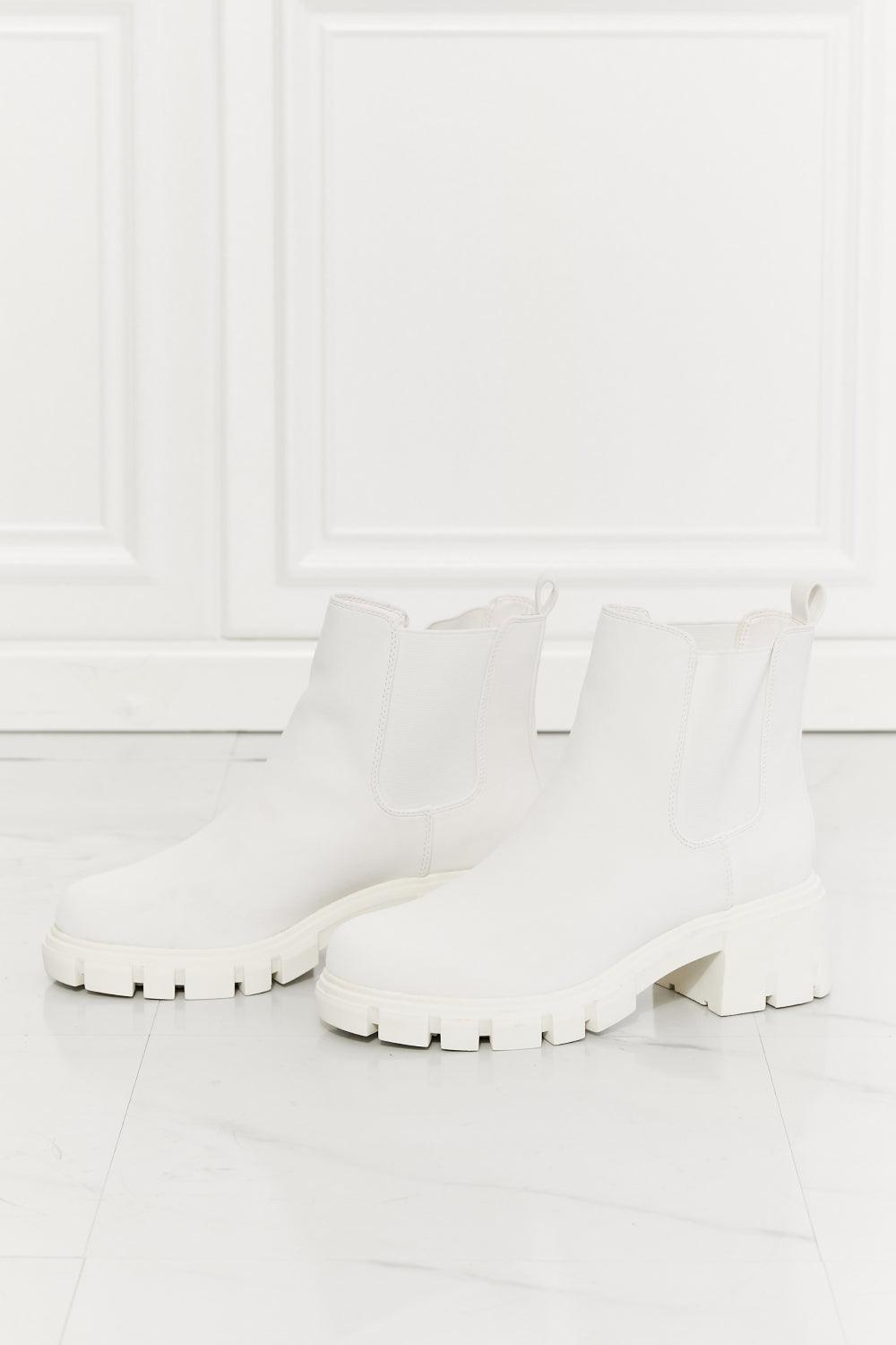 Matte Lug Sole Chelsea Boots in White Shoes MMShoes
